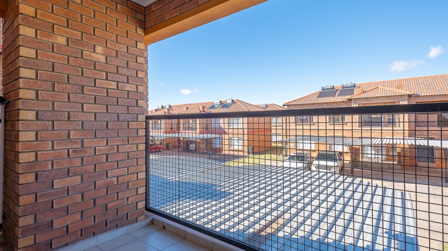 2 Bedroom Property for Sale in Waterval East North West